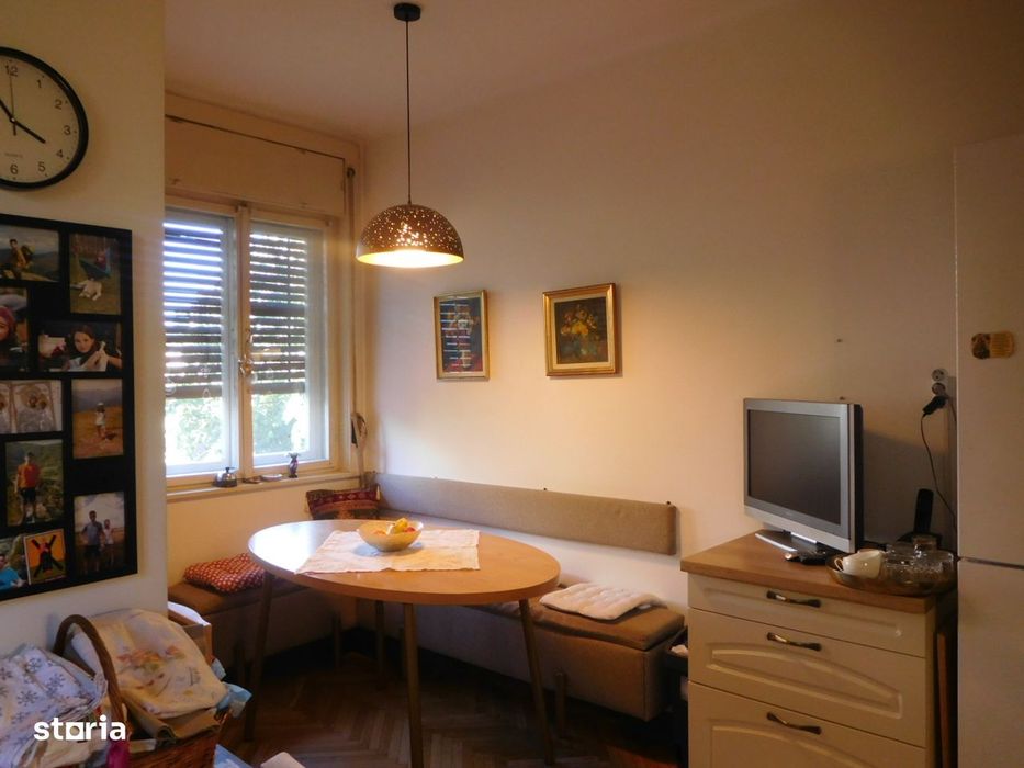 Apartament 6 camere, garaj și grădină în Centru