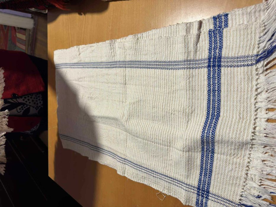 Fete de mese , chindeu ,  si covoare tesute in razboi