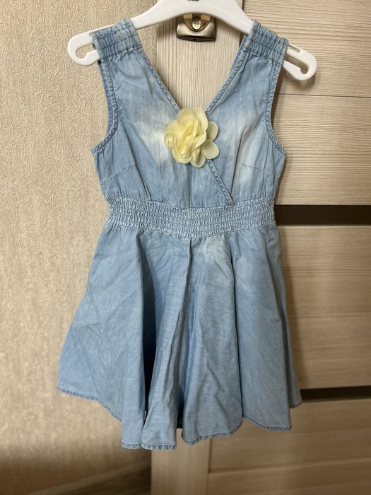 Продам детские плать на 4/5 лет
