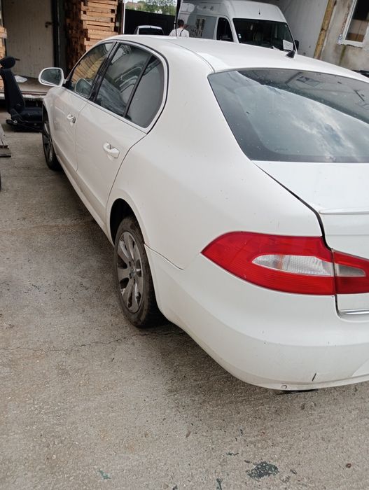 Dezmembrez Skoda superb 2 an 2010 motor 1.8 benzina