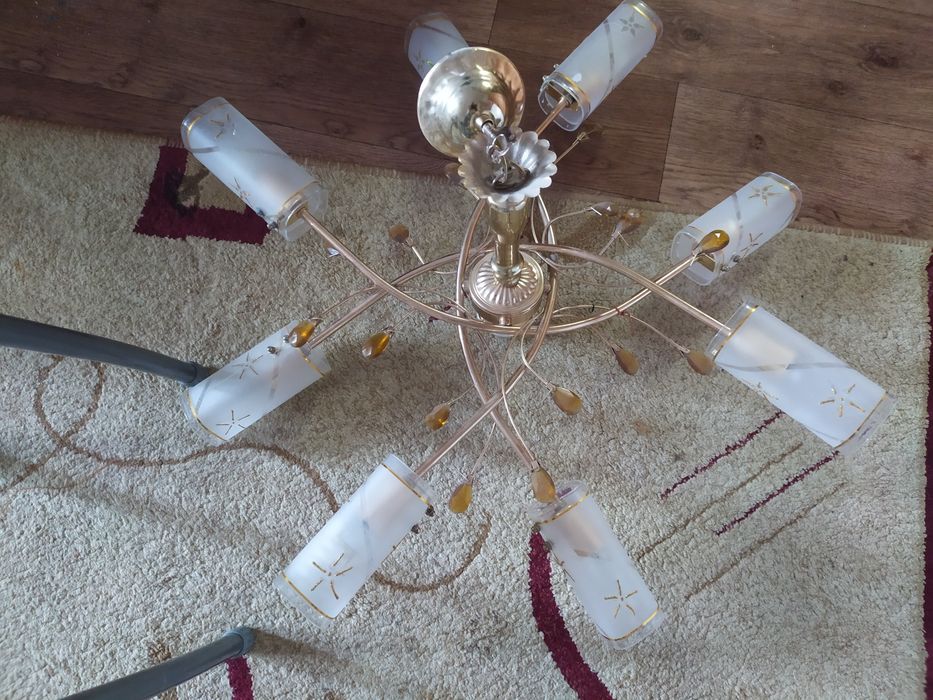 Продам люстру б/у