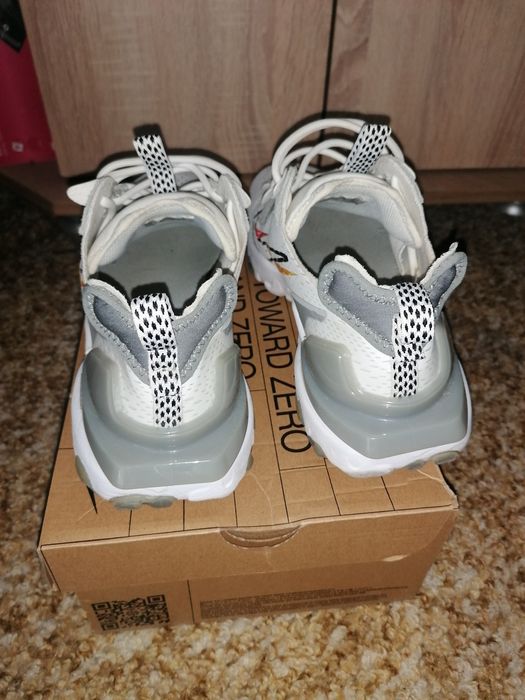 Продавам уникално моделче на Nike