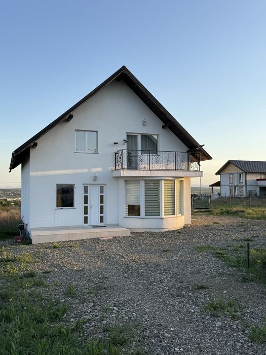 Închiriere Casa 4 dormitoare Scheia