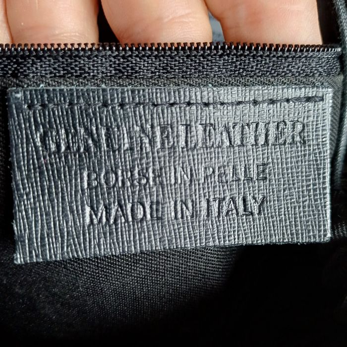 Много интересна чантичка