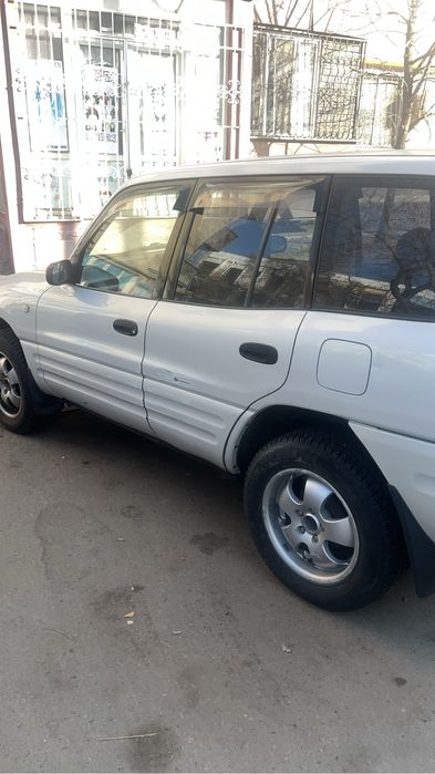 продам Toyota rav  4 срочно