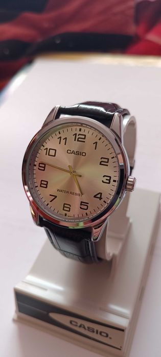 ceasuri Casio  MTP V-001 argintiu si negru