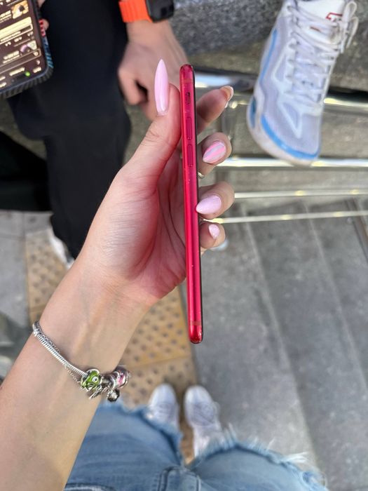 iphone se 2 поколения
