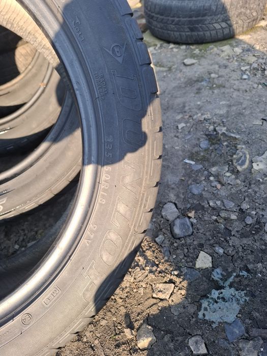 Vand set 4 anvelope 235 50 18 dunlop de vara bune