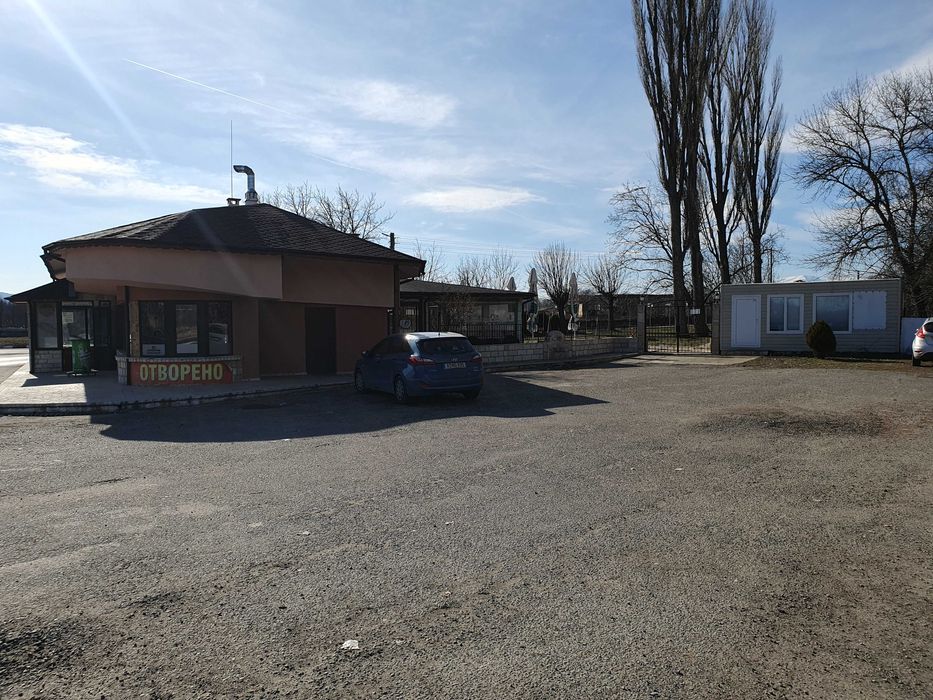 Работещо крайпътно заведение-ресторант, след осн.ремонт