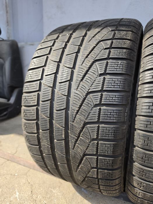 2 бр. зимни гуми 295/30/20 Pirelli NO DOT 4318 5,5-6 mm