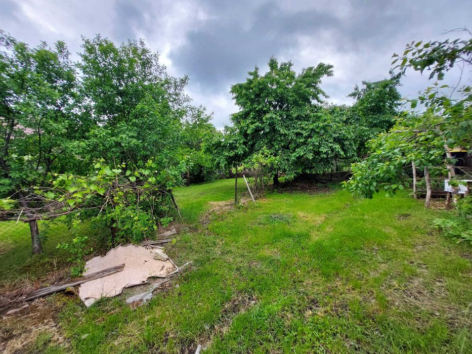 PF vand casa in loc. Moldovenesti, teren 1053mp