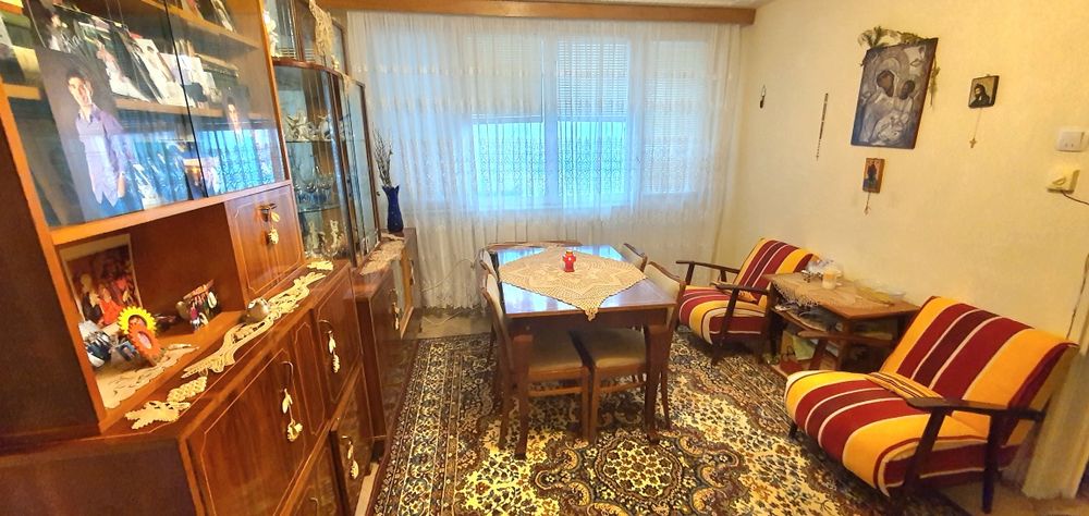 Vând apartament 2 camere confort1, Tiglina1, lăngă Orășelul Copiilor, etaj 3, zonă verde foarte linistită.