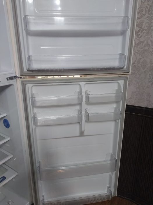 Холодильник Samsung