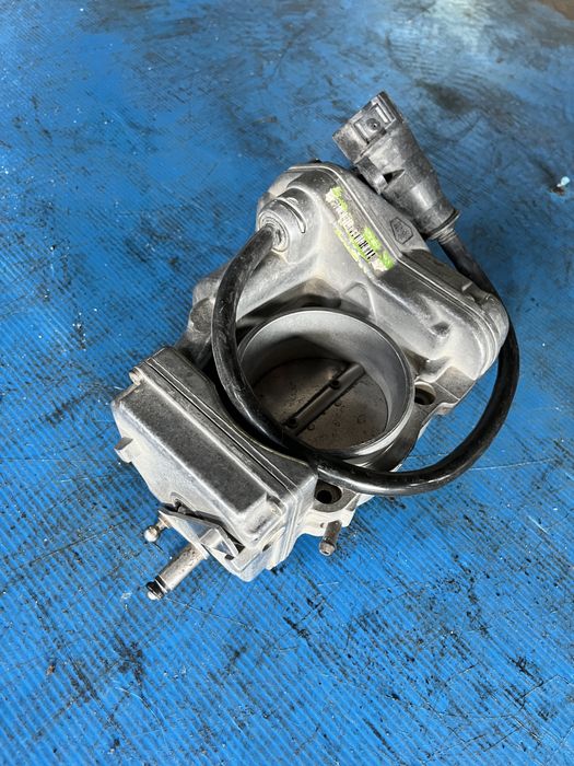 Мерседес 2.8 заслонка