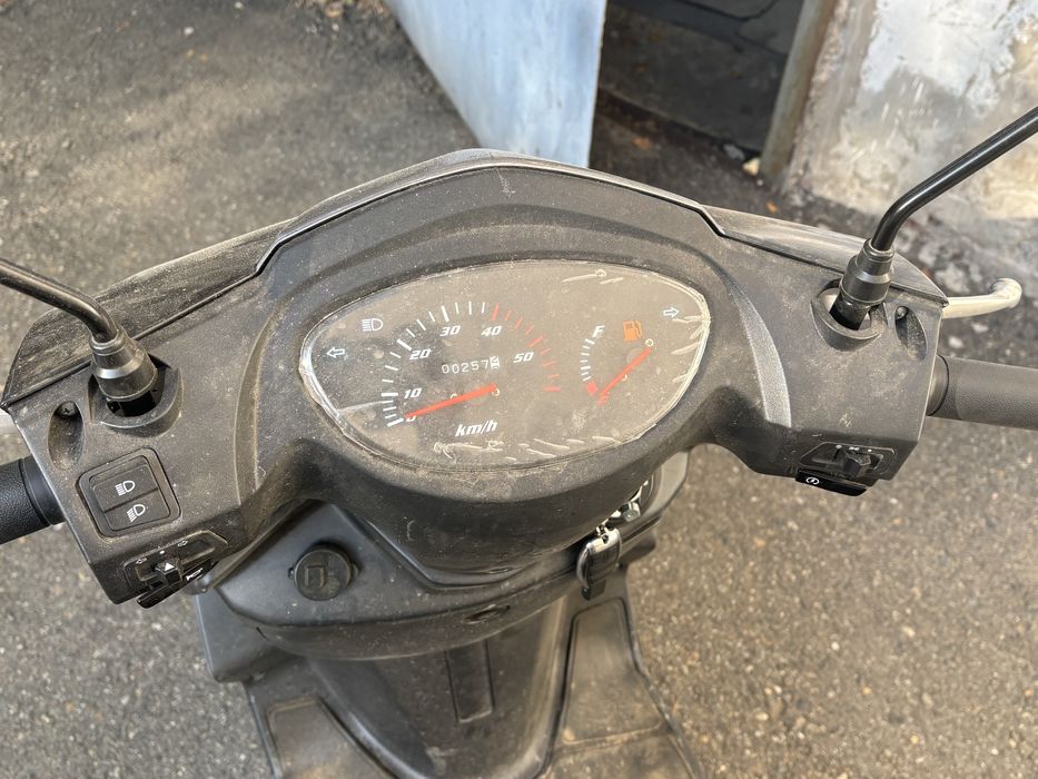 Продам Скутер м8