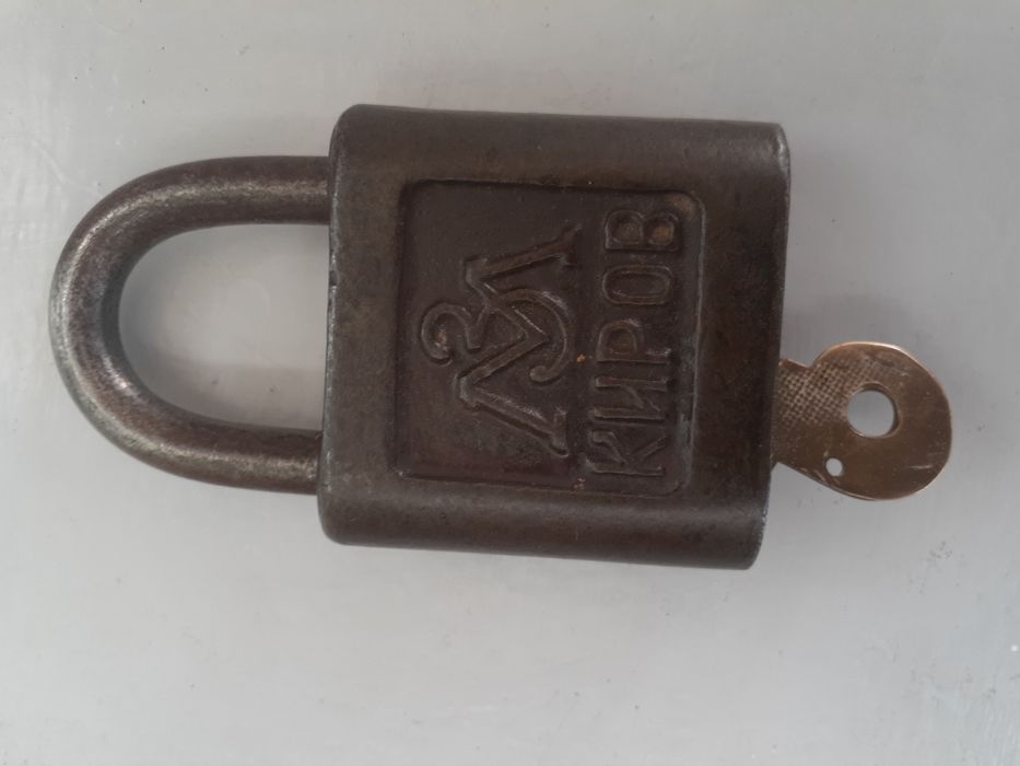 Продаётся антикварный замок