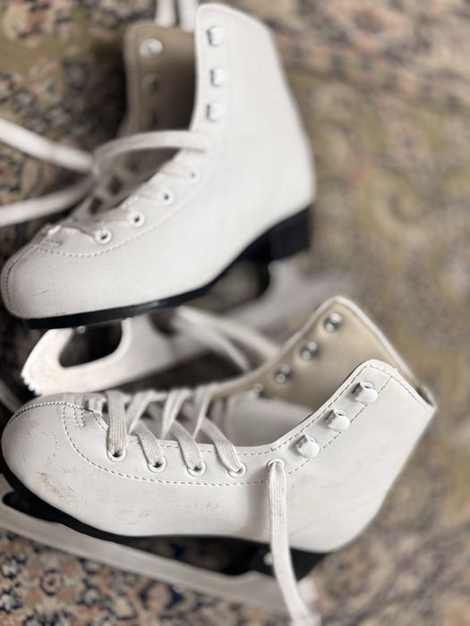 Продам коньки детские