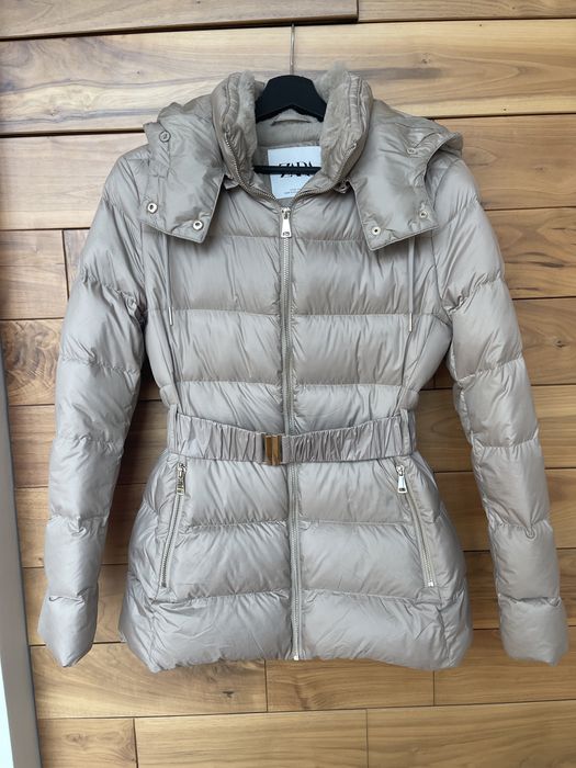 Зара късо пухено яке