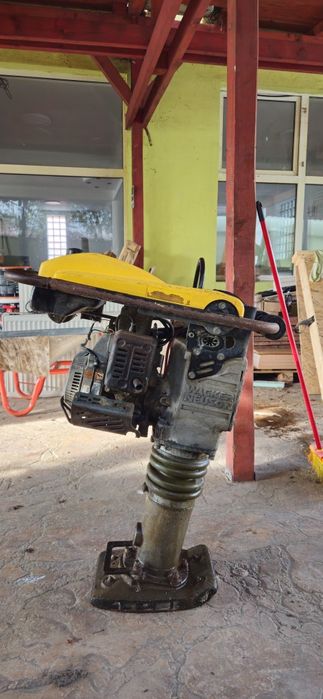 Vând mai compactor Wacker Neuson