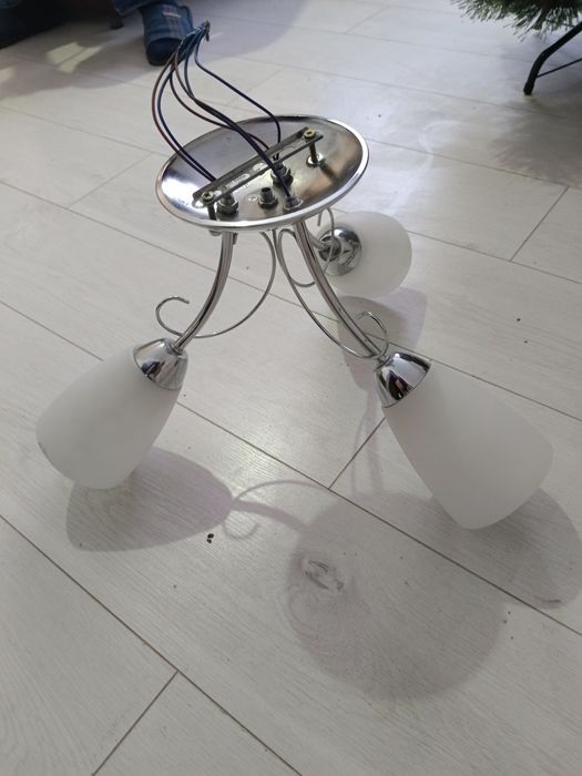 Продам люстры бу