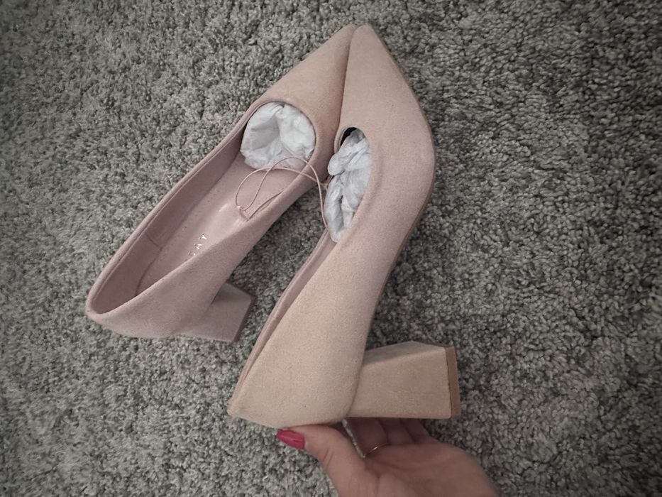 Дамски обувки на ток