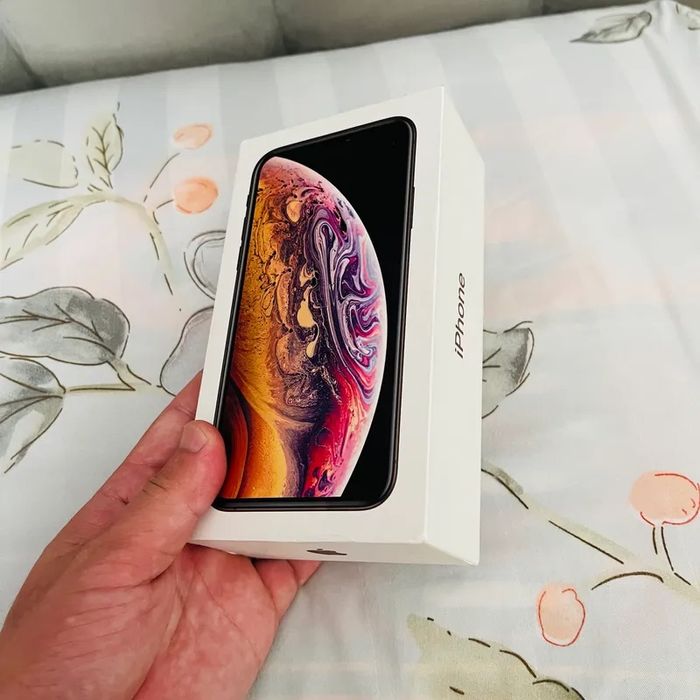 Iphone Xs gold sotiladi karobka dakumentli ochilmagan hama joyi radnoy