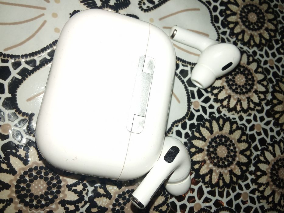 Продавам безжични слушалки Apple's AirPods Pro