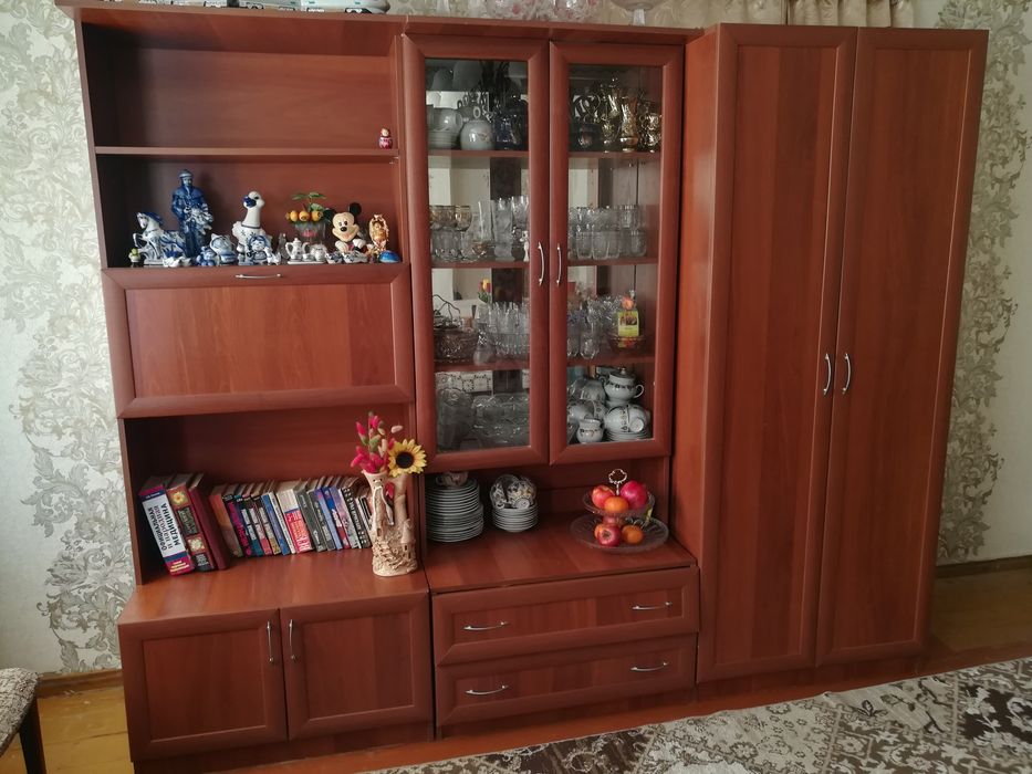 Продам стенку 50000 тенге