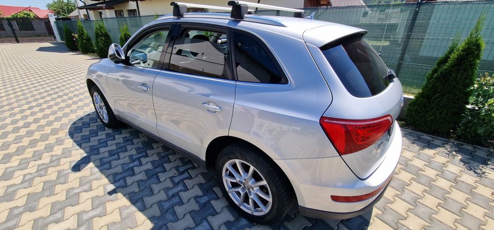 Vând Audi q5 2012