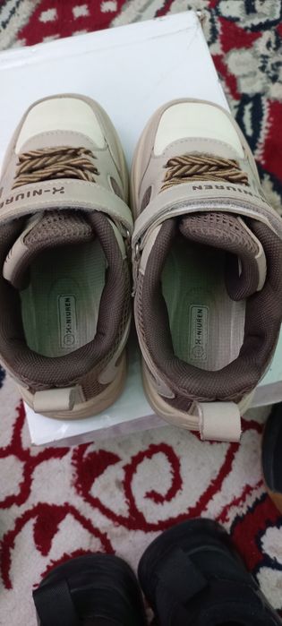 Детские кроссовки