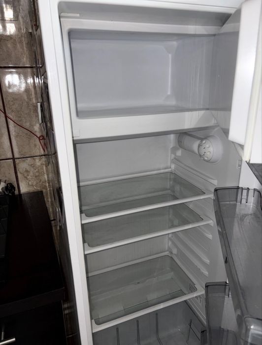 Frigider cu congelator Arctic