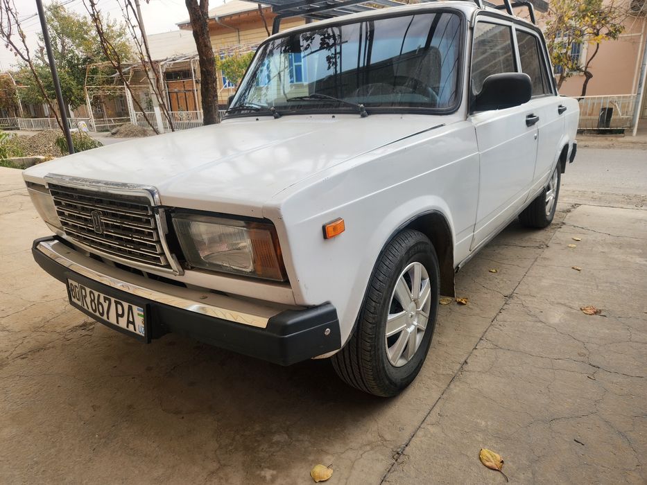 Vaz 2107  sotiladi