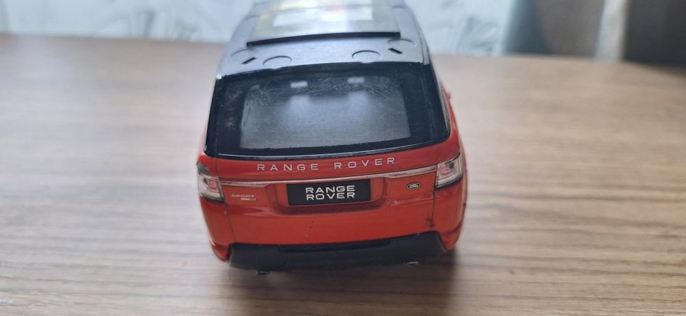 Vând range Rover sport edition scara 1:18