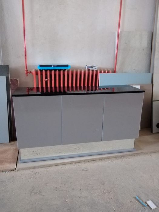 Vând comodă - Plasmă T.V.