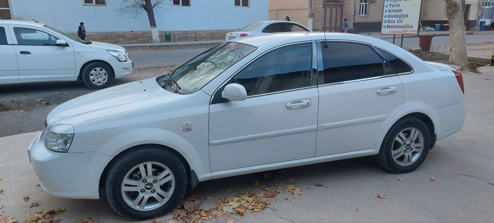Lacetti 1.8 mator 2  padedsya  sotiladi 2kruk yurgan