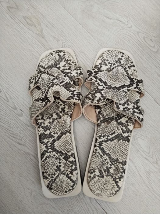 новые женские шлёпки