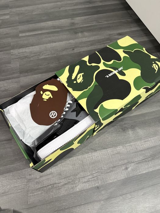Vand adidași noi bape sta