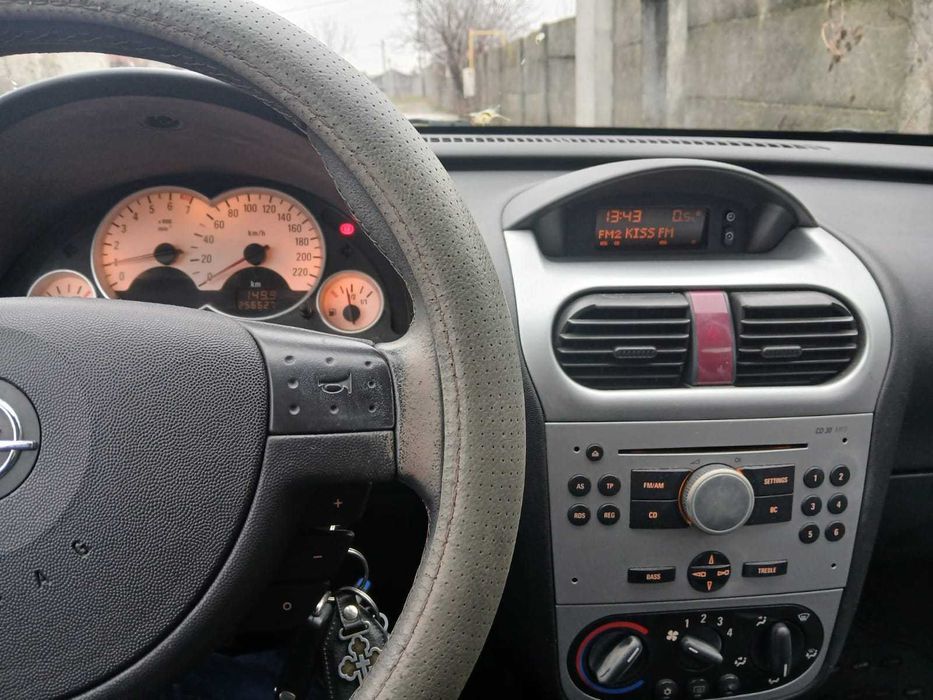 Opel Corsa C,  E4, AC, multe piese noi, ireproșabilă.  1.2 benzina