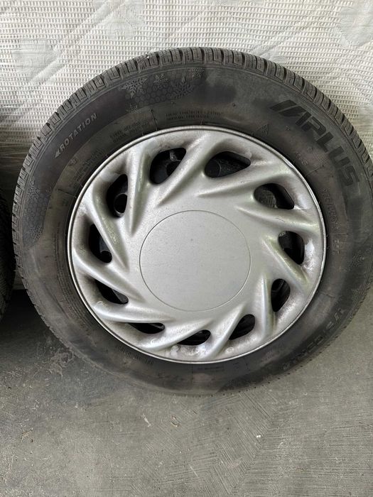 4 броя Зимни гуми APlus A701 с джанти 175/65 R14 82T M+S
