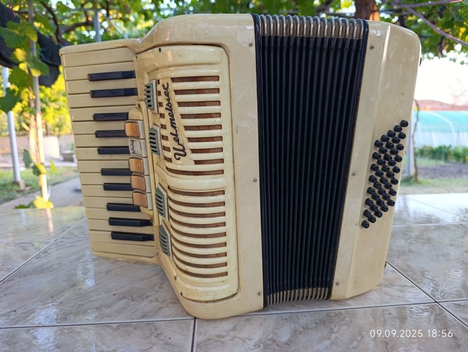 Акордеон Велмайстер Weltmeister 40 баса