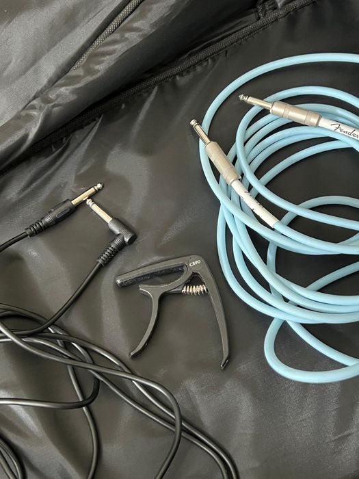 Продам гитару Squire SA-105CE