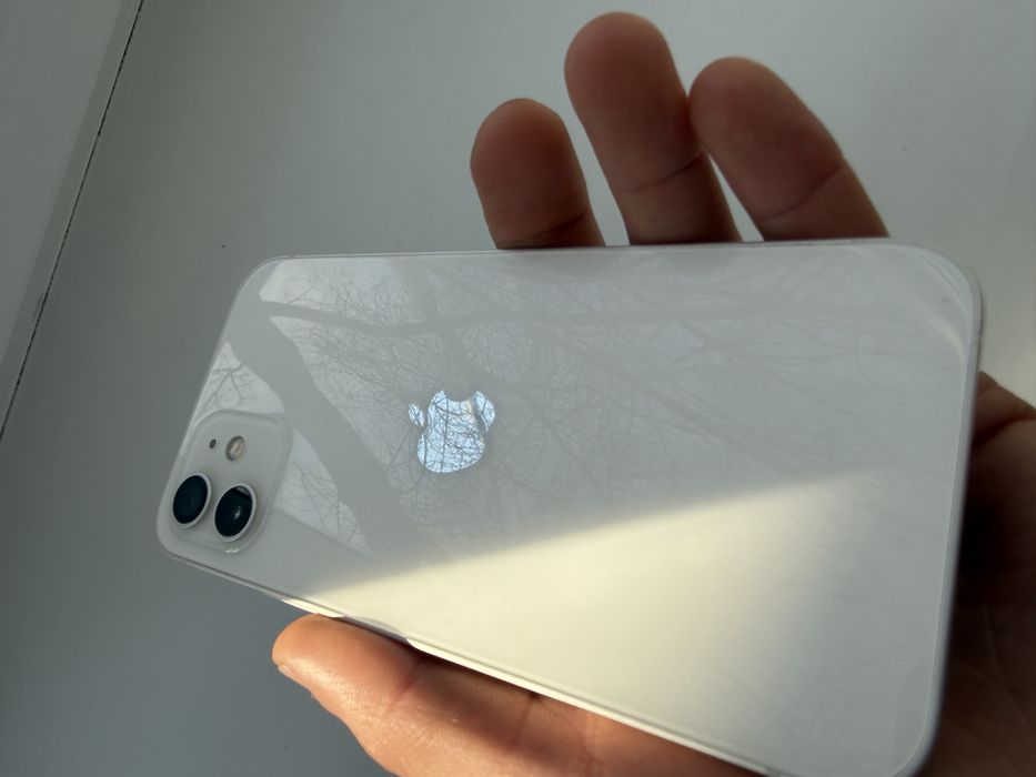 Продам Iphone 12