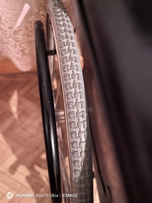 Инвалиден стол в перфектно състояние, без следи от употреба.