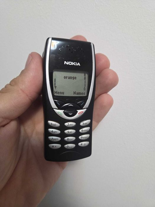 Nokia 8210 impecabil