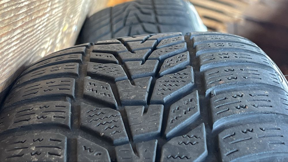 Jante BMW originale 17, negre + anvelope Hankook iarnă 225/60 R17, preț lei per bucată, jantă+cauciuc împreună!