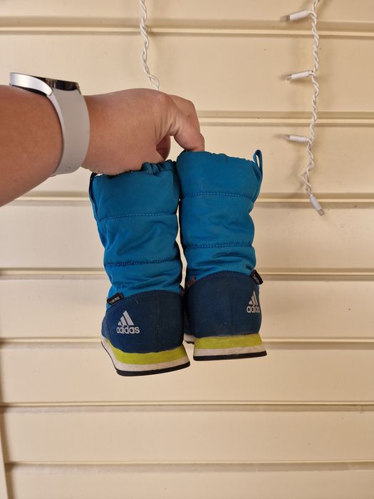 Ботинки Adidas  европейская зима 35 рр