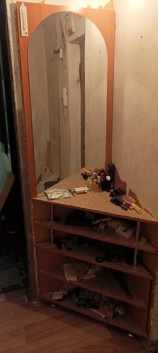 Прихожая угловая с зеркалом  б/у