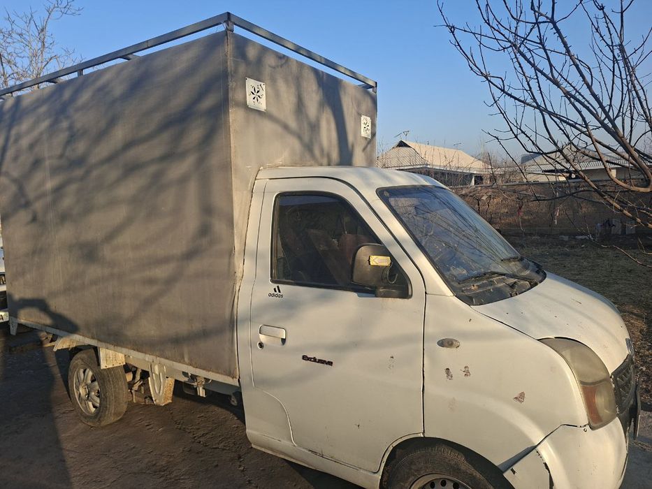 Yuk mashina lifon sotiladi