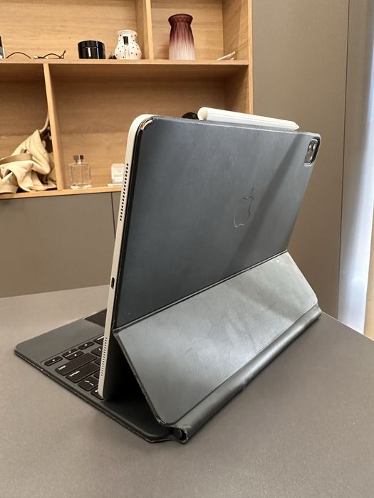 iPad Pro 12.9 4 Gen 128GB + Magic Keyboard + Apple Pencil 2