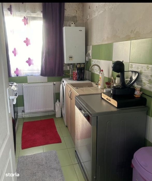 De vanzare apartament cu 3 camere, 90mp, balcon spatios, 66000euro